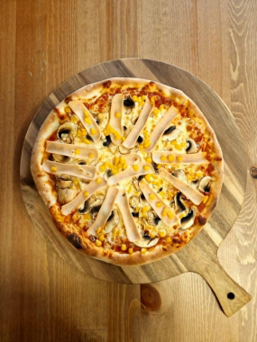 Pizza Prosciutto Funghi