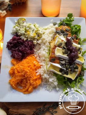 Filet grillowany z camembertem i żurawiną 