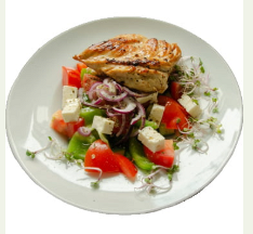 140. GRILOVANÝ KURACÍ STEAK S GRÉCKYM ŠALÁTOM 180/200g