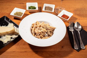 Penne cu Pui și Ciuperci 