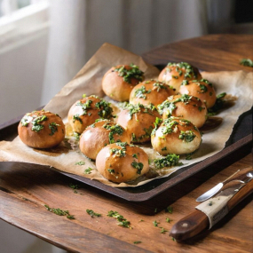 Pampuška s česnekem