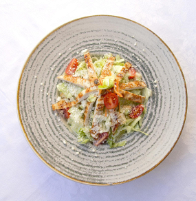 Salată Caesar