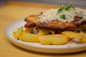 Černohorský bravčový rezeň so syrom 