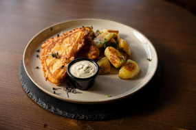 Pastiersky syr /šunka/, domáca tatárska omáčka 