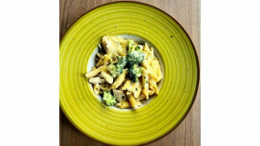 Penne cu pui și broccoli