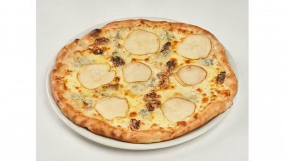 Nuci, pere și gorgonzola