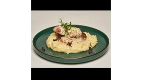 Piept de Rață cu Sos de Hribi și Cartofi Piure cu Parmezan