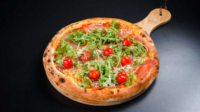 Pizza Crudo e Rucola