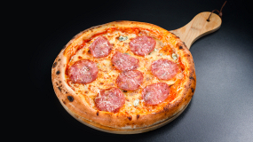 Pizza Quattro Formaggi cu Salam Napoli (dulce)