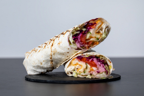3. Vegetariánsky kebab halloumi syr v tortille (1,3,7,10,11)