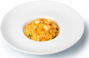 Riso Saltato Con Gamberi e Verdure