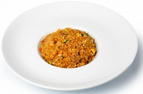 Riso Saltato Con Pollo Verdure E Salsa Teriyaki