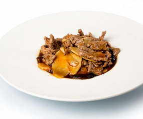 Manzo Funghi E Bambu