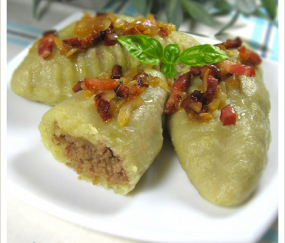 Kartacze z mięsem i okrasą