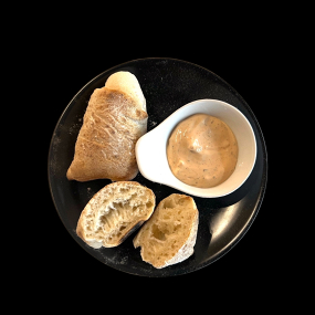 Knoblauch Dip mit Kräutern und 2 Brötchen