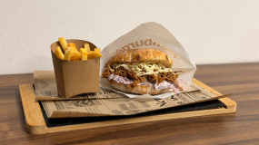 Pulled slaw pita (1, 3, 7, 10)