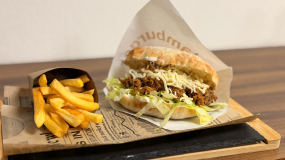 Pulled classic pita (1, 3, 7, 10)