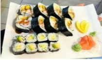 B20. Roll krabí, avokádo maki 16ks