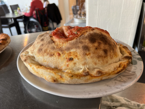 127.Calzone