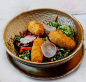 Salată Cu Brânză Pane, Dressing de hrean, muștar