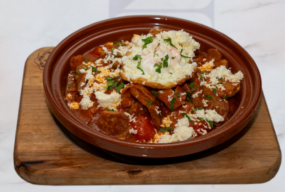 Tochitură Moldovenească Cu Mămăliguță