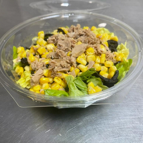 Salata cu Ton, Porumb, Măsline