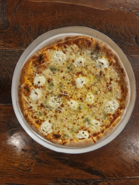 Pizza Quattro Formaggi 