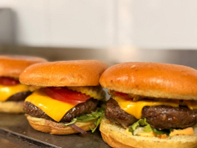 Meniu Burger De Vită, Cartofi Dippers, Sos