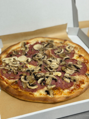 Pizza Salami Funghi