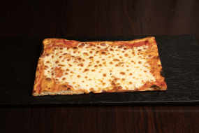 Pizza Margherita (mezza teglia) 