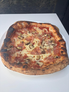 Pizza  Prosciutto e funghi