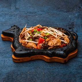 Wietnamska wieprzowina z trawą cytrynową