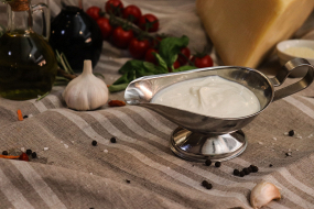 Sos de usturoi cu smantana