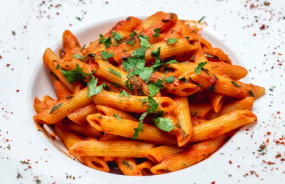 Penne con pesto di pomodori secchi