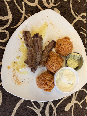 Lammfilet mit Kräuterbutter
