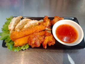 Assiette mixte (3 gyoza,3 poulet, 3 tempura crevette)
