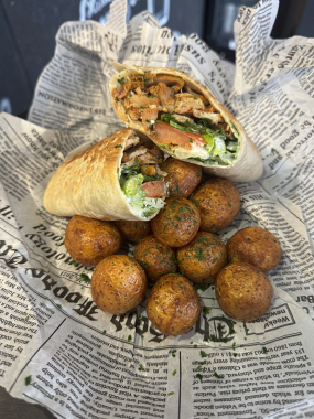 Grilovaná tortila s trhaným kuracím mäsom