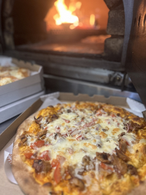 39. Pizza KEBAB 766 g (1,3,7) 