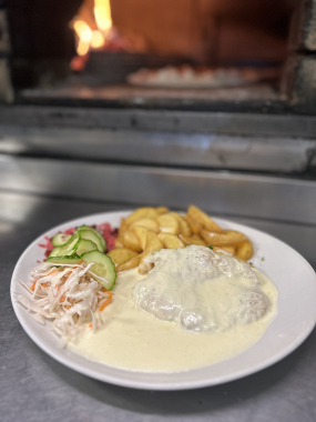 Prírodné kuracie prsia so syrovou omáčkou (1,7) 