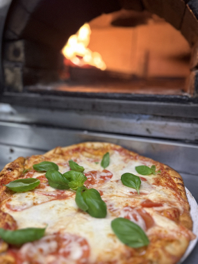 5. Mozzarela s bazalkou 624 g (1,3,7) 