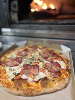 37. Pizza VELVET ŠPECIAL Veľká 631 g(1,3,7) 