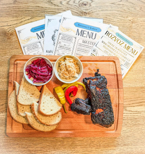 Vepřové barbecue žebírka s domácí vejmrdou 