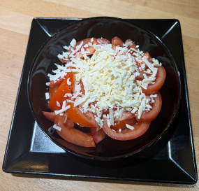 Salată de Roșii cu Brânză