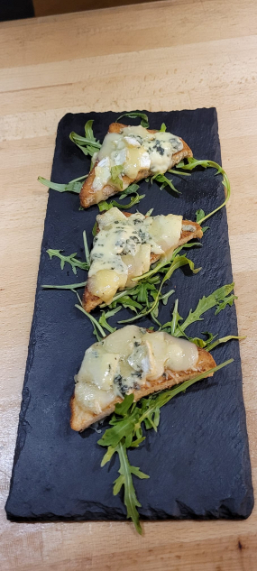 Bruschete cu Brânzeturi Fine
