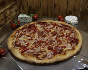 10. Pizza Michaella (1,7) 1000g 🌶️🌶️