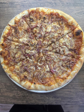 11. Pizza Tuniaková