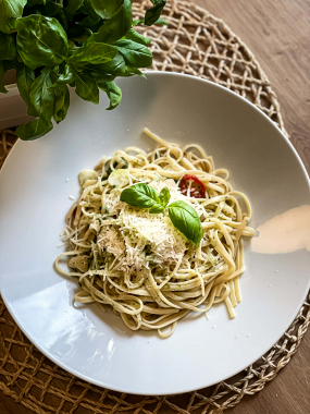 LINGUINE AGLIO OLIO