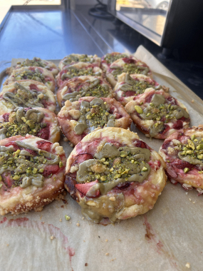 Jahodový koláč s pistáciemi