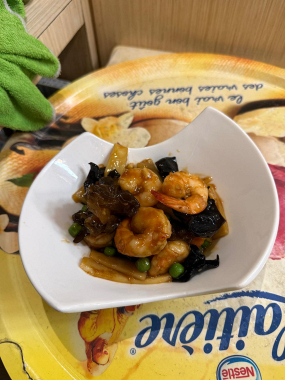 82 Crevettes sautées aux champign_ons noirs