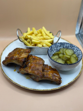 Scăricică de Porc cu Cartofi Aurii